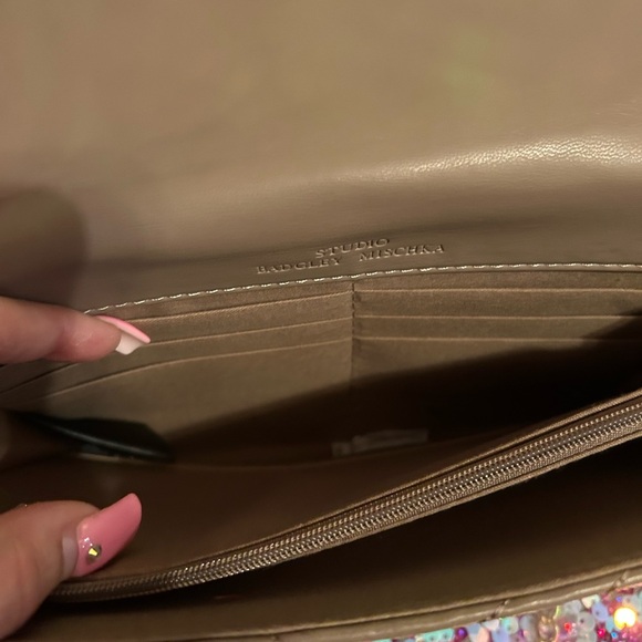 Elegant Olive Quilted Shoulder Bag - Picture 8 of 8